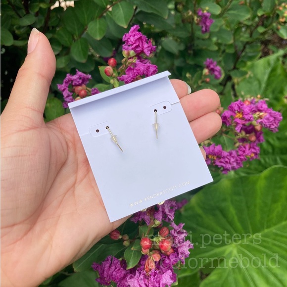 Kendra Scott Skylar Earrings in Amethyst - Picture 4 of 8